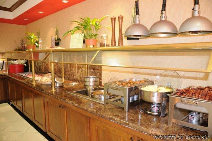 Holiday Inn Hotel Atlanta-Northlake, A Full Service Hotel Restoran gambar